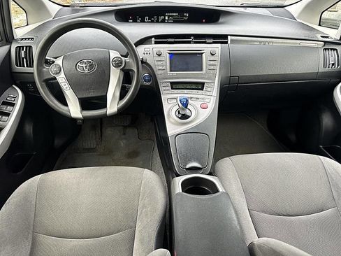 Used 2012 Toyota Prius Plug-In Hybrid image 10
