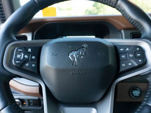 Used 2024 Ford Bronco Outer Banks AWD/4WD image 26
