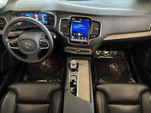 Certified 2023 Volvo XC90 T8 Ultimate AWD/4WD image 12