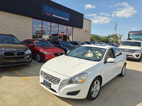 Used 2012 Volvo S60 T5 FWD image 2