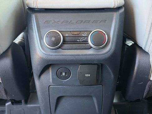 Used 2025 Ford Explorer Active w/ Active Comfort Package AWD/4WD image 17