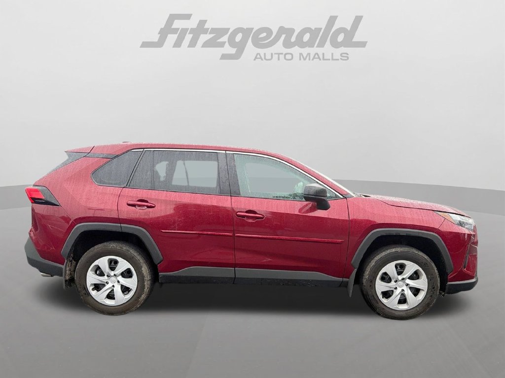 Used 2024 Toyota RAV4 LE AWD/4WD image 5