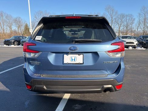 Used 2023 Subaru Forester Premium image 4