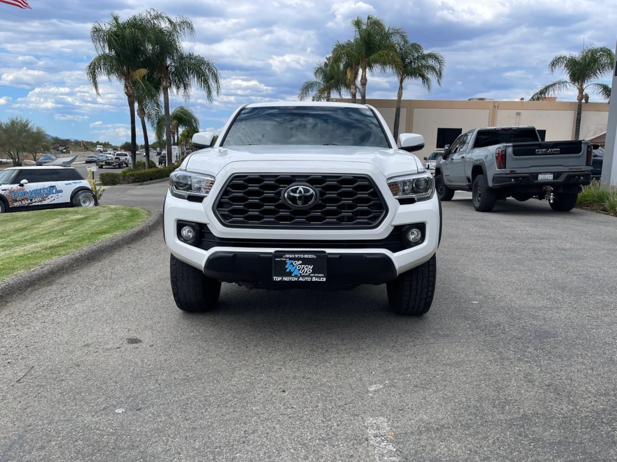 Used 2022 Toyota Tacoma TRD Off-Road RWD image 2