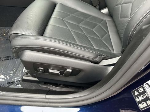 Certified 2025 BMW 530i xDrive w/ M Sport Package image 28