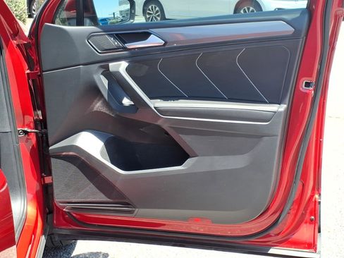 Certified 2023 Volkswagen Tiguan SE w/ Panoramic Sunroof Package FWD image 15