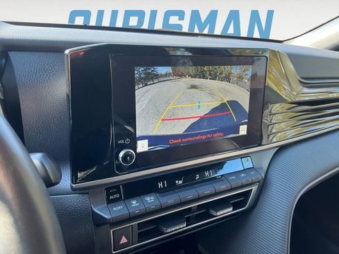 Used 2025 Toyota Camry SE image 20