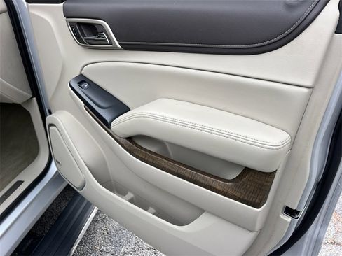 Used 2019 GMC Yukon Denali w/ Denali Ultimate Package image 12