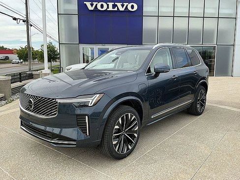 New 2026 Volvo XC90 T8 Ultra w/ Protection Package Premier AWD/4WD image 3