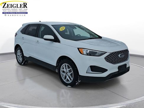 Used 2024 Ford Edge SEL image 3