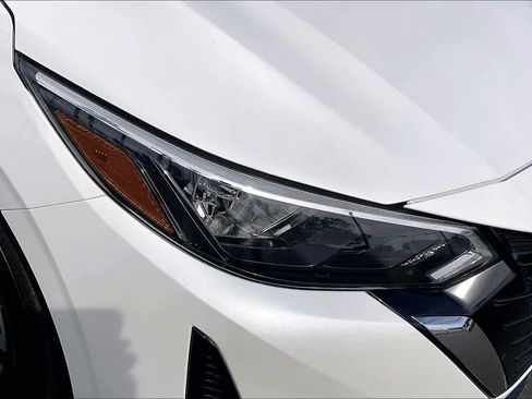 Used 2025 Nissan Sentra SV w/ All-Weather Package image 27