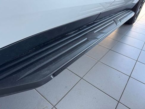 Used 2022 GMC Yukon SLE image 36