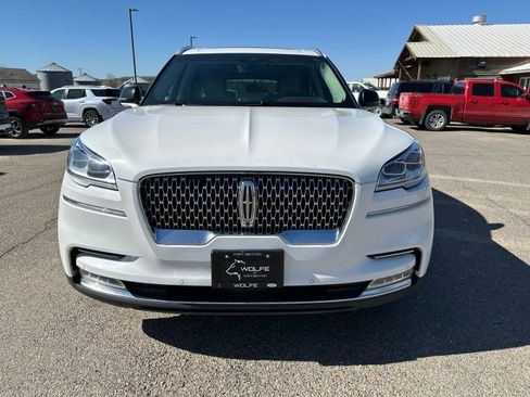 Used 2020 Lincoln Aviator Reserve w/ Equipment Group 202A AWD/4WD image 2