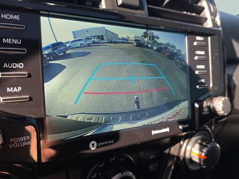 Used 2023 Toyota 4Runner TRD Off-Road Premium w/ Moonroof Package AWD/4WD image 18