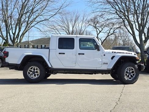 Used 2025 Jeep Gladiator Rubicon AWD/4WD image 28