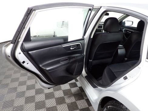 Used 2018 Nissan Altima 2.5 SV image 34