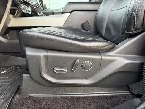 Used 2017 Ford F150 Lariat w/ Equipment Group 502A Luxury image 9