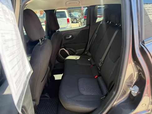 Used 2017 Jeep Renegade Latitude w/ Cold Weather Group AWD/4WD image 14