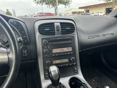 Used 2006 Chevrolet Corvette Coupe w/ Preferred Equipment Group RWD image 13
