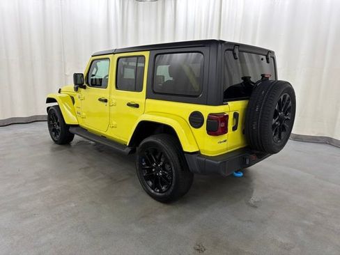 Used 2023 Jeep Wrangler Unlimited Sahara w/ Cold Weather Group AWD/4WD image 4