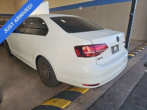 Used 2016 Volkswagen Jetta S image 4