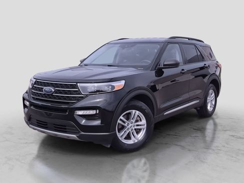 Used 2023 Ford Explorer XLT w/ Equipment Group 202A AWD/4WD image 1