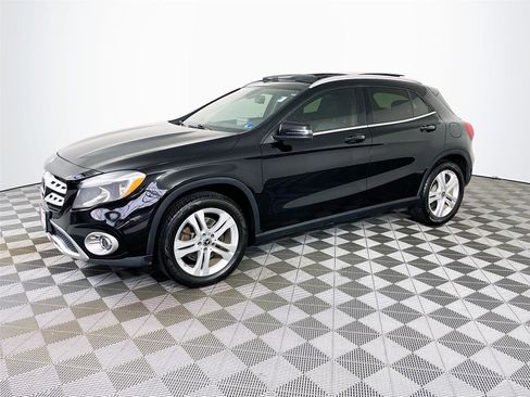 Used 2018 Mercedes-Benz GLA 250 4MATIC image 4
