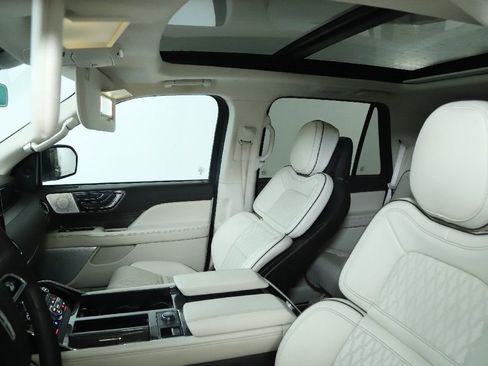 Used 2021 Lincoln Navigator Black Label w/ Special Edition Package image 22