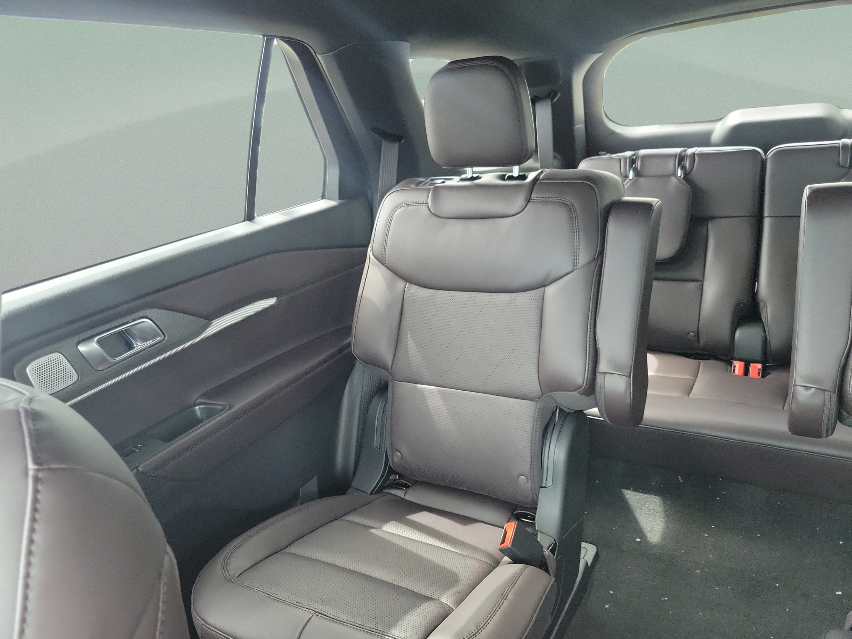 New 2026 Ford Explorer Platinum RWD image 8