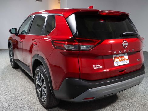 Used 2023 Nissan Rogue SV image 9