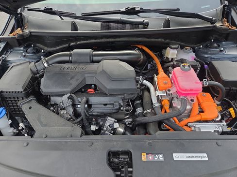 Used 2025 Kia Sportage SX Prestige image 33