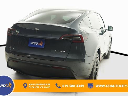 Used 2022 Tesla Model Y Long Range image 10