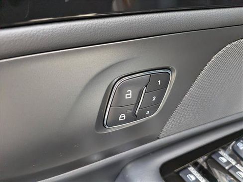 Used 2024 Lincoln Nautilus Reserve w/ Equipment Group 202A AWD/4WD image 31