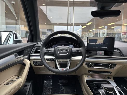 Certified 2025 Audi Q5 2.0T Premium Plus w/ Premium Plus Package image 14