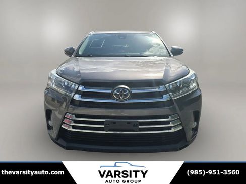 Used 2017 Toyota Highlander Limited image 10