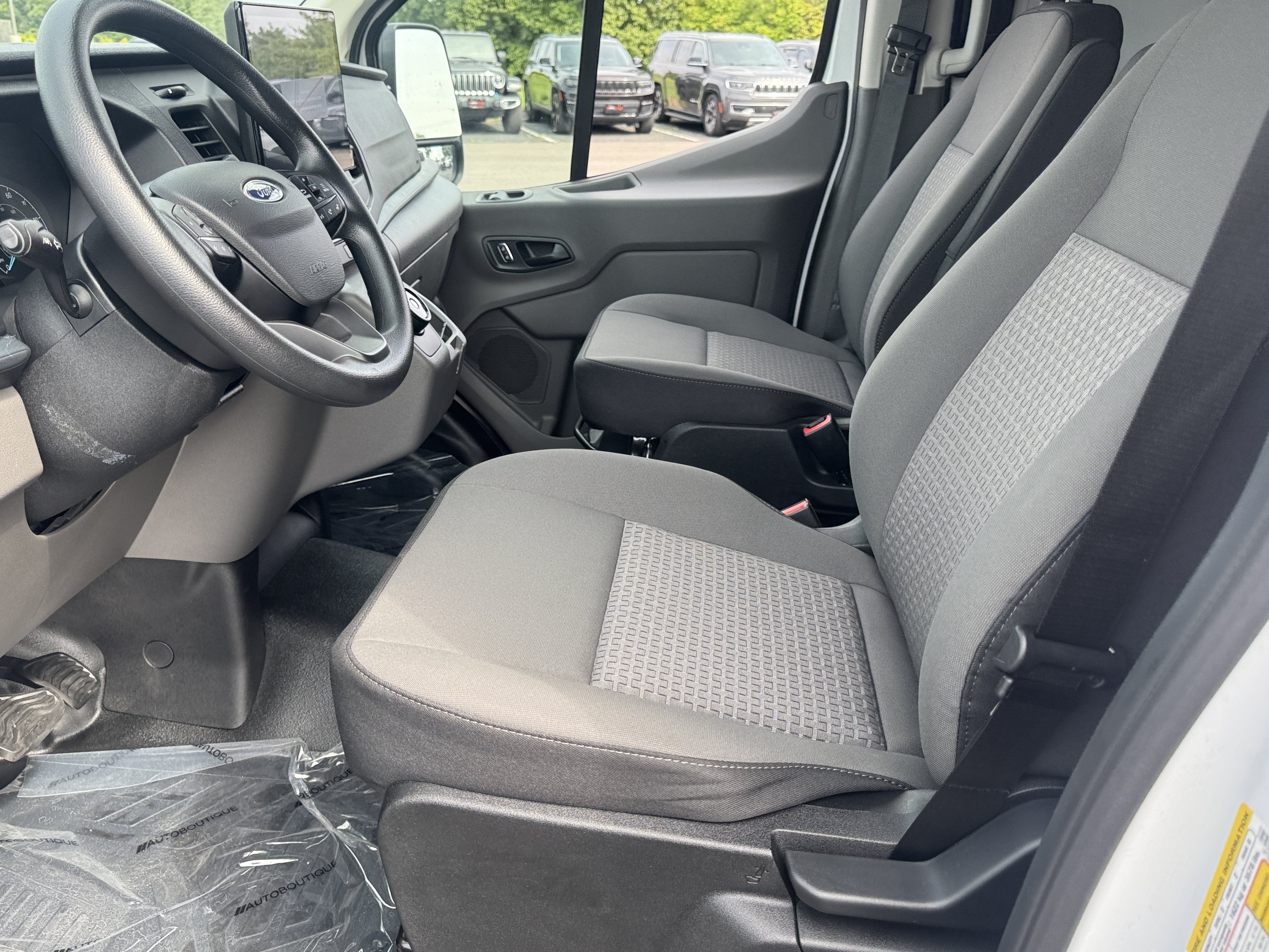 Used 2024 Ford E-Transit Low Roof RWD image 15