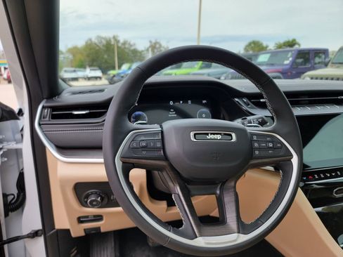 New 2026 Jeep Grand Cherokee L Limited AWD/4WD image 14