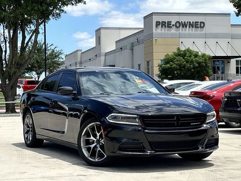 Used 2023 Dodge Charger SXT RWD image 2
