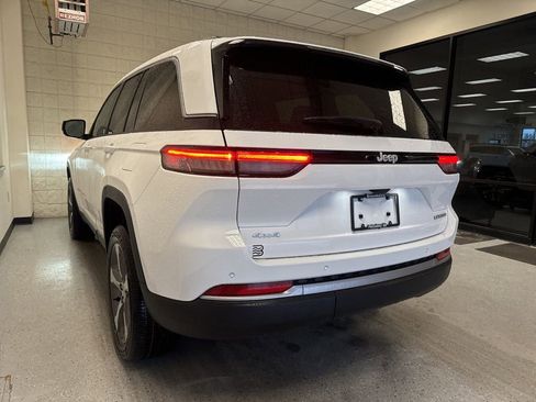 New 2026 Jeep Grand Cherokee Limited AWD/4WD image 16