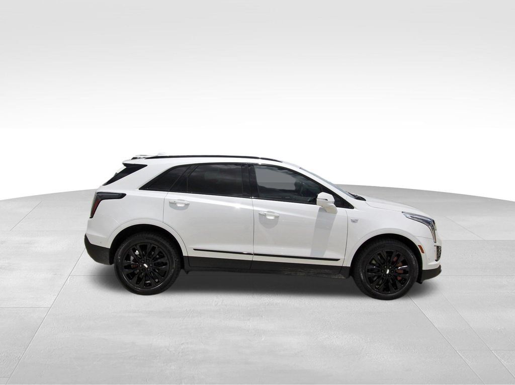 New 2026 Cadillac XT5 Sportv w/ LPO, Onyx Lite Package AWD/4WD image 5