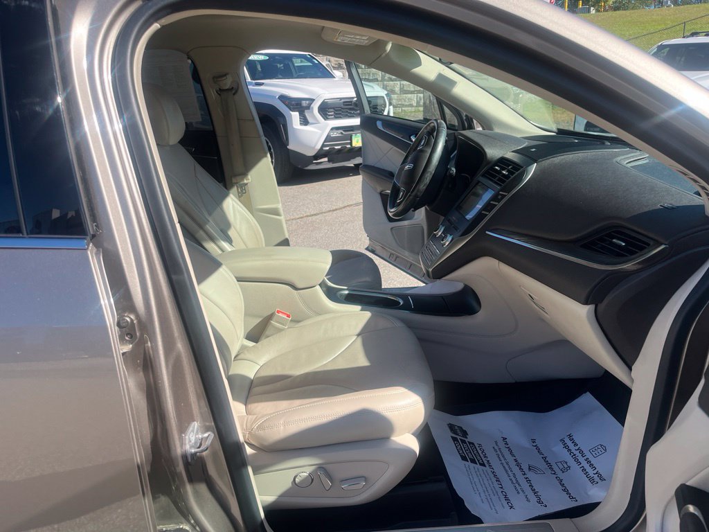 Used 2019 Lincoln MKC Reserve w/ MKC Climate Package AWD/4WD image 13