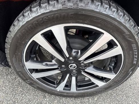 Used 2018 Nissan Kicks SR w/ Premium Package image 15