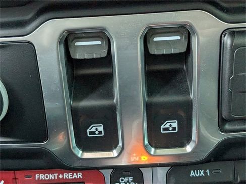 Used 2024 Jeep Wrangler Rubicon w/ Safety Group image 21