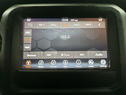 Used 2018 Jeep Wrangler Unlimited Sahara AWD/4WD image 26