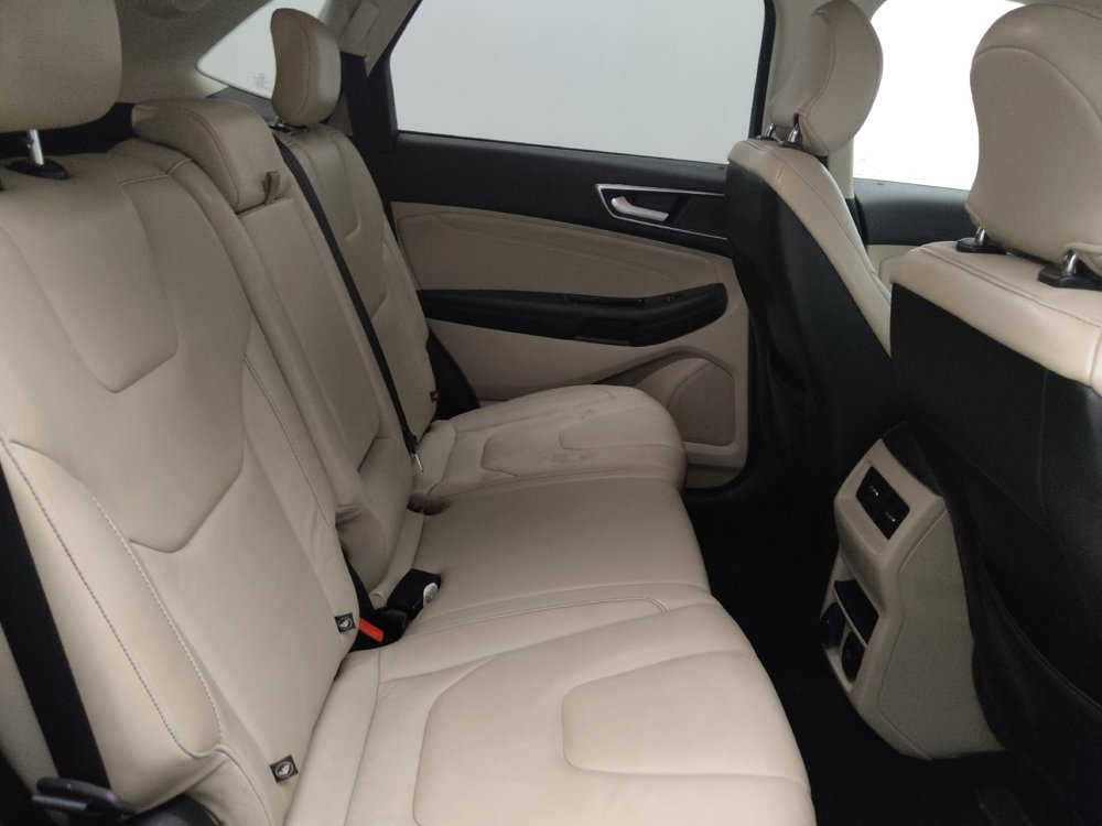 Used 2019 Ford Edge Titanium FWD image 19