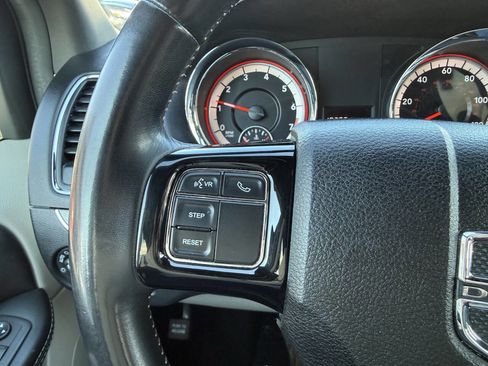 Used 2019 Dodge Grand Caravan SXT image 16