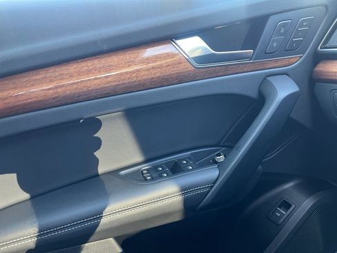 Used 2023 Audi Q5 2.0T Premium Plus w/ Premium Plus Package image 32