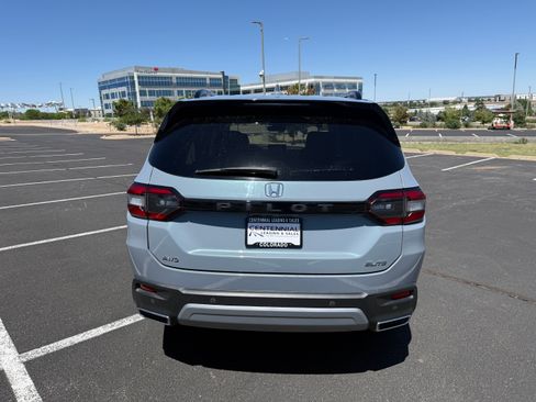Used 2023 Honda Pilot Elite image 5