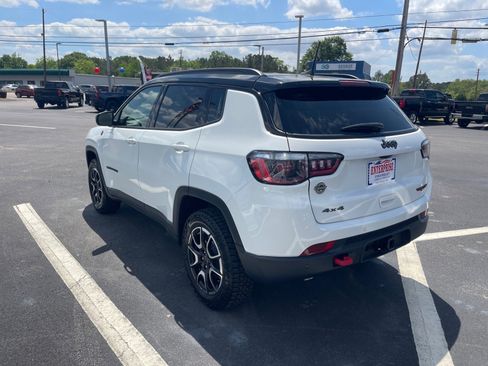 Used 2025 Jeep Compass Trailhawk w/ Trailer Tow Group image 12