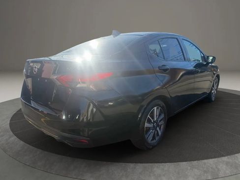 Used 2021 Nissan Versa SV image 5